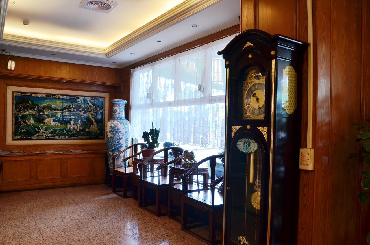 Family Hotel - Linsen تاينان المظهر الخارجي الصورة
